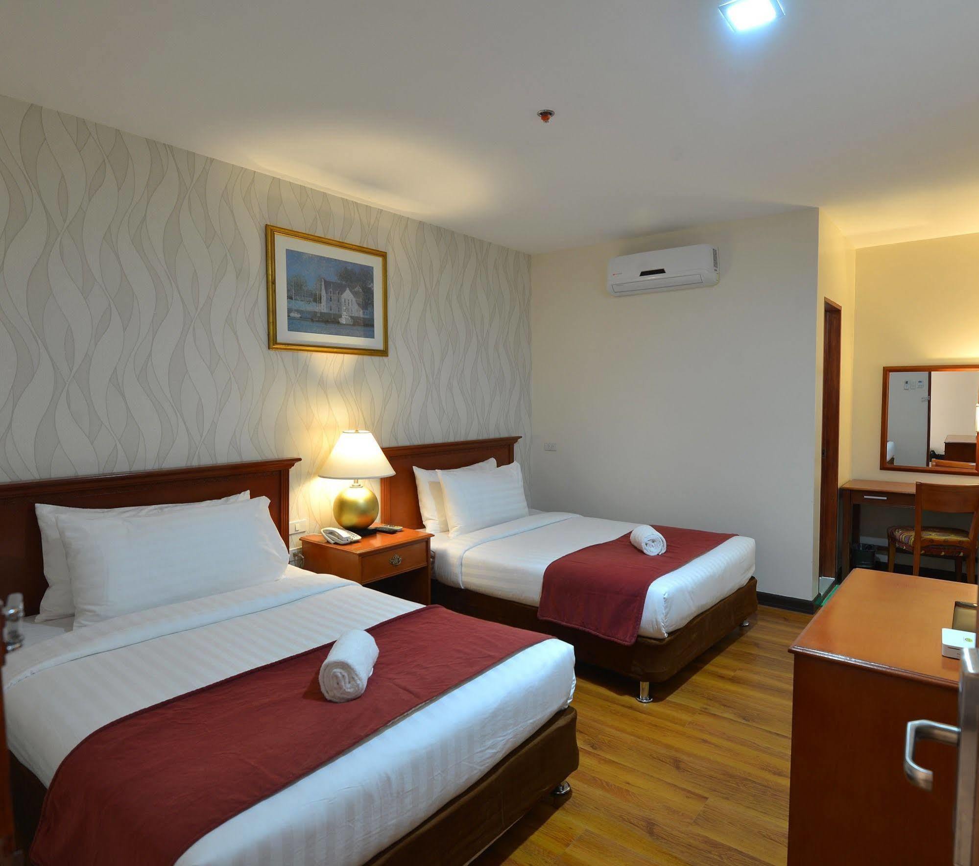 Royal Suites Condotel Kalibo Eksteriør bilde