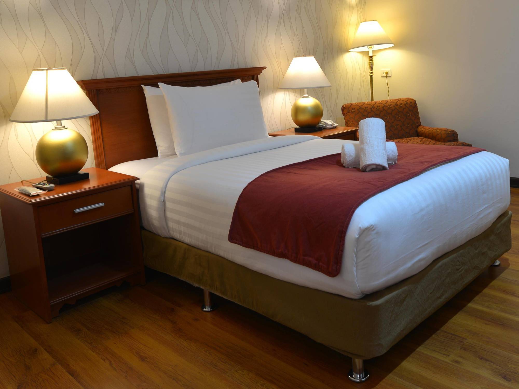 Royal Suites Condotel Kalibo Eksteriør bilde